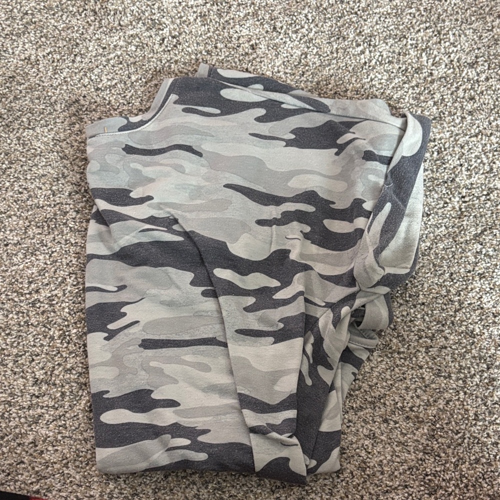 Como Vintage Gray Camo Short Sleeve Tee